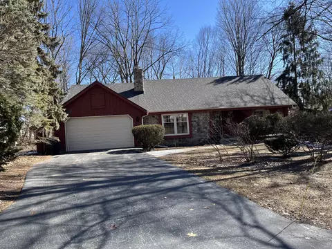 w222n2824 Timberwood, Waukesha, WI 53186