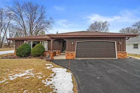 6055 S 36th, Greenfield, WI 53221
