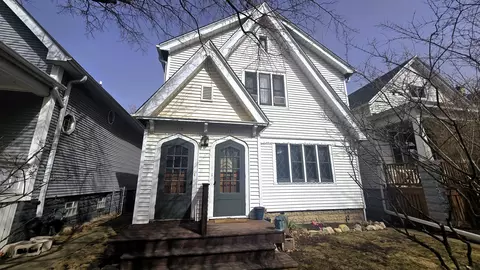 330 E Schiller #332, Milwaukee, WI 53207