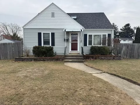 3002 24th, Kenosha, WI 53140