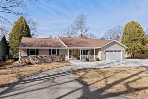 37 E Shr, Random Lake, WI 53075