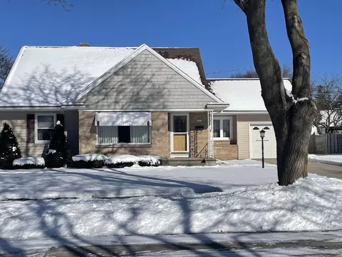 1412 Cherry, Manitowoc, WI 54220