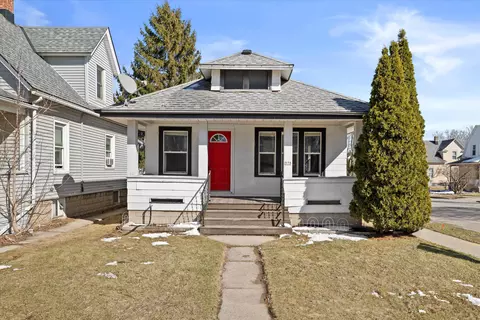 978 S 60th, West Allis, WI 53214