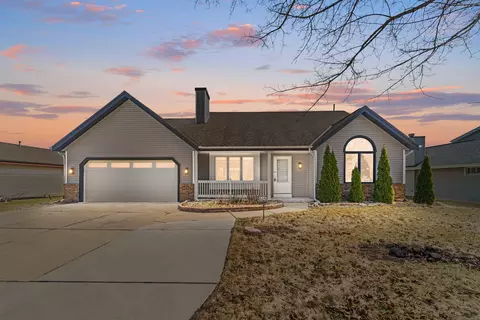 8240 S 13th, Oak Creek, WI 53154