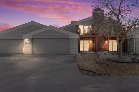 n17w26887 E Fieldhack #B, Pewaukee, WI 53072