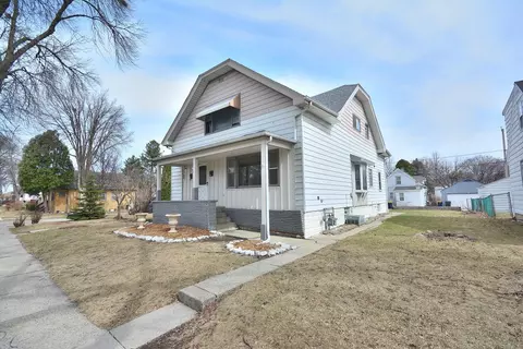 2206 S 70th, West Allis, WI 53219