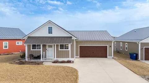 1865 Farm Vw, Grafton, WI 53024