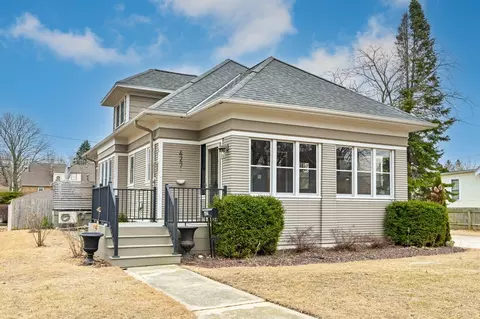 427 W Foster, Port Washington, WI 53074
