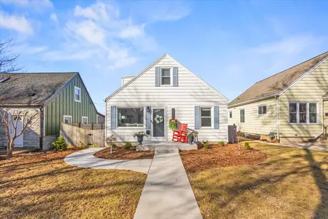 3273 S Dayfield, Milwaukee, WI 53207