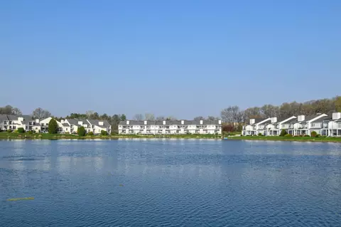 7756 W Tuckaway Shrs #7756, Franklin, WI 53132