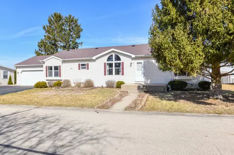 127 S Eastown Mnr, Elkhorn, WI 53121