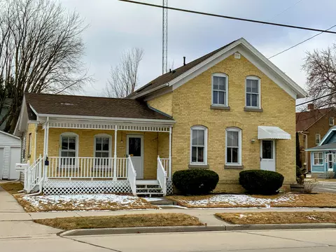 1221 Marshall, Manitowoc, WI 54220