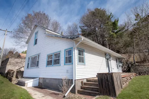 100 E Water, Alma, WI 54610