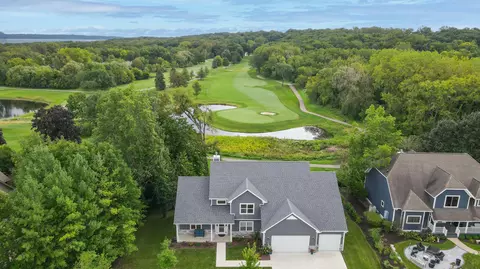 1504 Country Clb #1504, Fontana, WI 53125
