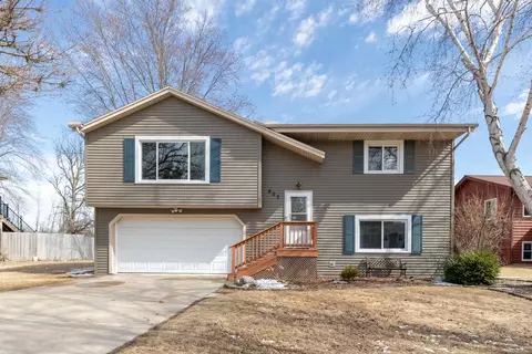 903 Villa Park, West Bend, WI 53095