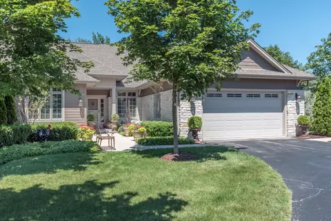 7342 W Heron Pond, Mequon, WI 53092