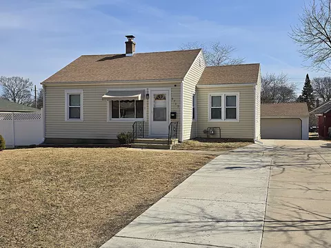 3712 S 86th, Milwaukee, WI 53228