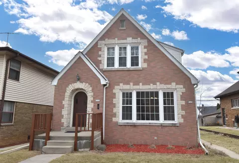 5323 W Beloit #25, West Milwaukee, WI 53214