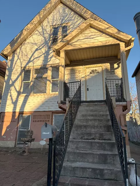 2168 S 16th #2170, Milwaukee, WI 53215