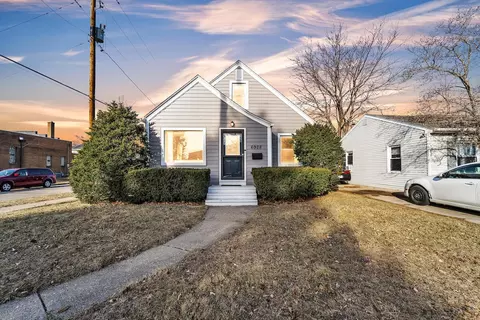 6928 34th, Kenosha, WI 53142