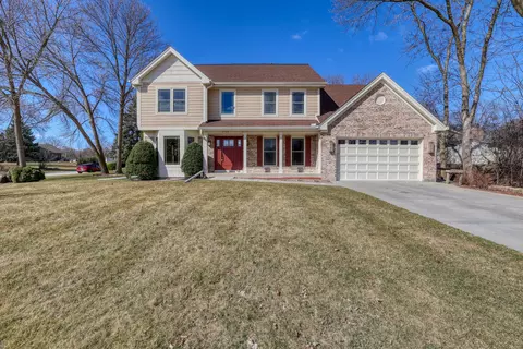 3735 S Brentwood, New Berlin, WI 53151