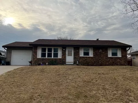 2021 Meadow, Janesville, WI 53546