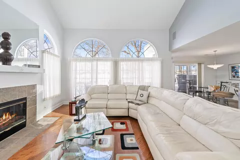 905 Eagleton #46-13, Geneva, WI 53147