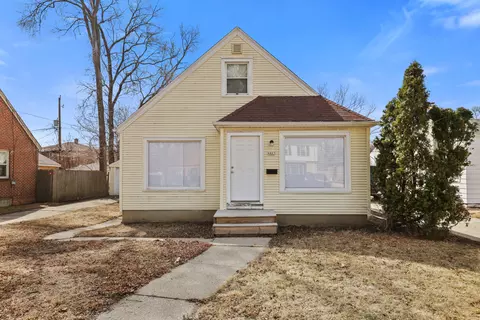 4463 W Leon, Milwaukee, WI 53216