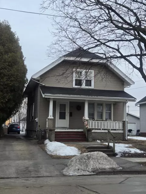 1113 S 21st, Manitowoc, WI 54220