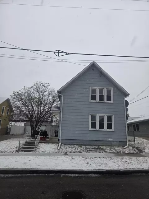1807 Hamilton, Manitowoc, WI 54220