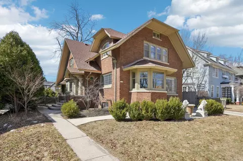 3933 N Stowell, Shorewood, WI 53211