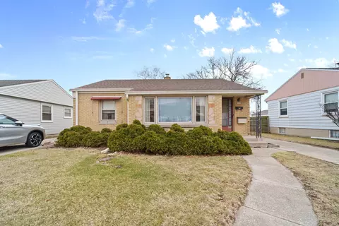 2040 S 87th, West Allis, WI 53227