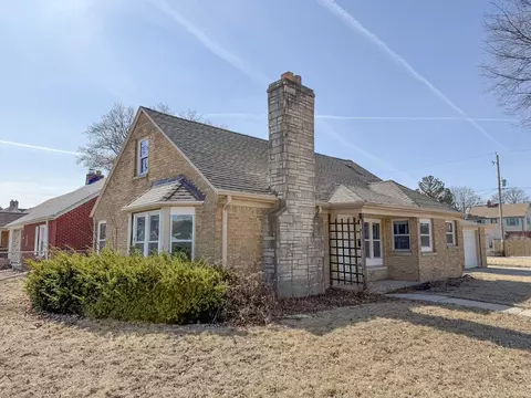 4407 W Fiebrantz, Milwaukee, WI 53216