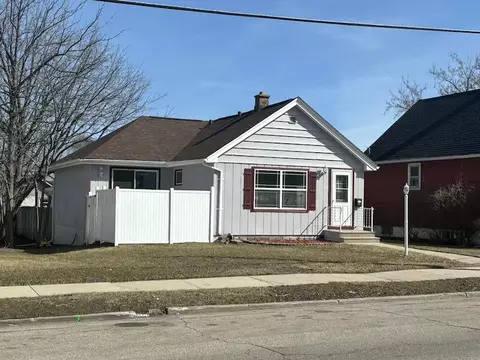 1329 Lathrop, Racine, WI 53405