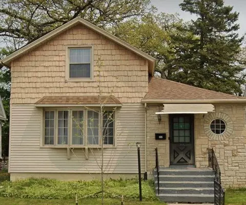 1525 Holmes, Racine, WI 53405