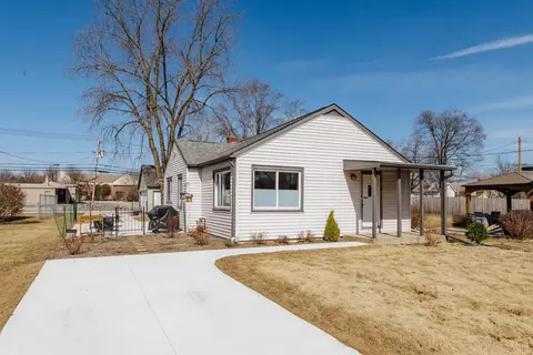 13818 W W Mdw, New Berlin, WI 53151