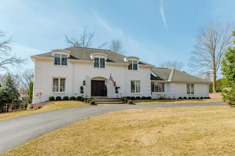 2645 Woodhill, Brookfield, WI 53005