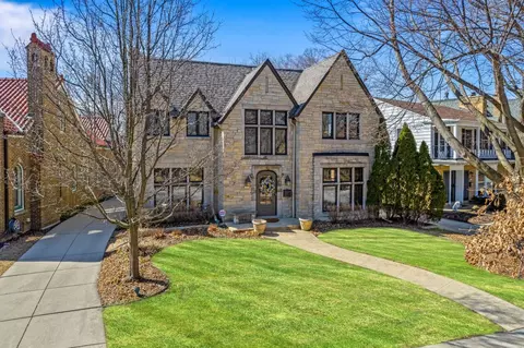 1613 E Blackthorne, Whitefish Bay, WI 53211