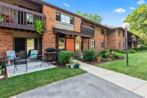 368 Park Hl #A, Pewaukee, WI 53072
