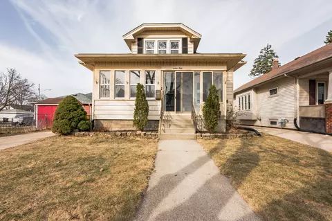 1250 W Lawn, Racine, WI 53405