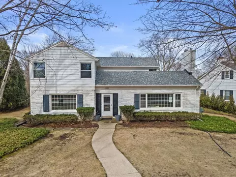 6845 N Barnett, Fox Point, WI 53217