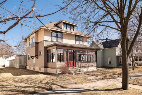 1434 Wood, La Crosse, WI 54603