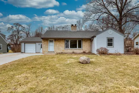 227 Grove, Eagle, WI 53119