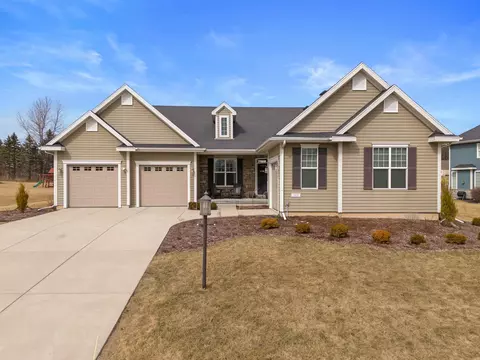 7820 W Mourning Dove, Mequon, WI 53097