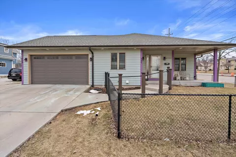 4229 W Howard, Milwaukee, WI 53221