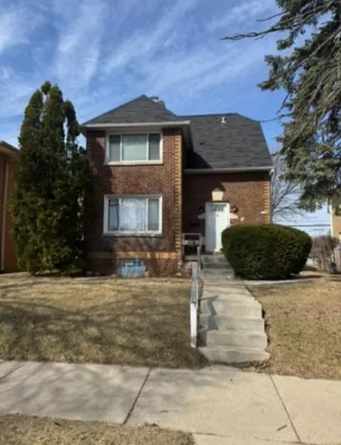 7126 W Congress, Milwaukee, WI 53218