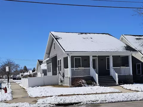 1202 N 18th, Manitowoc, WI 54220