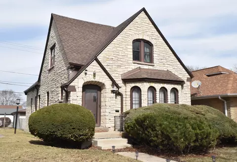 3912 W Oklahoma, Milwaukee, WI 53215