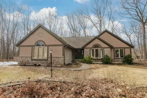 w224n7477 Wooded Hls, Lisbon, WI 53089