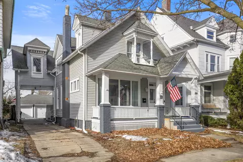 1016 College, Racine, WI 53403